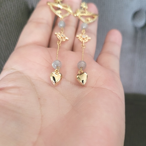 La Meno Saturn🪐 Heart❤ Cascading Earrings - Picture 12 of 16